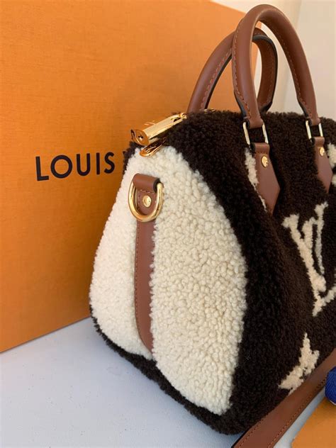 louis vuitton shearling bag|Speedy Bandoulière 25 .